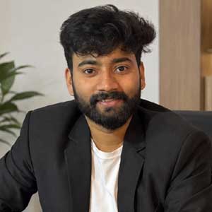 Ishu Srivastava,   Director, Cut My Loan