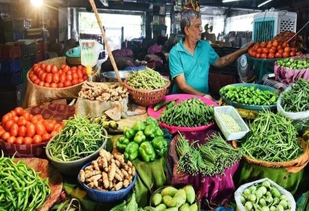 Retail Inflation Rises Over 2 Percent in Aug After July Eight Year Low