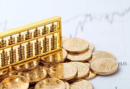 Gold Prices fall as China stops purchasing Yellow Metal due to the Strength of the US Currency