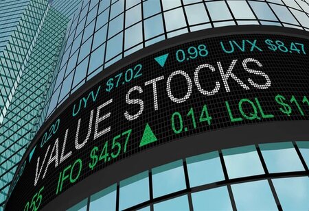 Investors May Shift to Value Stocks in 2026 as AI Led Rally Matures