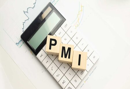 India Services PMI Slows to 58 in December HSBC Survey