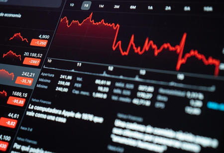 Broking Stocks Drop as SEBI Orders MIIs to Charge Consistent Fees
