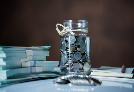 Vedanta Resources is in talks with lenders to raise USD 1 billion in foreign currency bonds