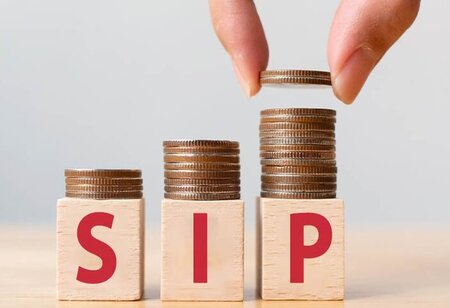 Mutual Fund SIPs Maintain Momentum Hits Rs 26688 Crore in May AMFI