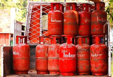LPG Cylinder Shortage Govt Assures100 percent Supply Check City Wise Prices